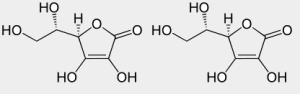 Marjasta uutettu ja synteettisesti valmistettu askorbiinihappomolekyyli vierekkäin. Kumpi on kumpi?